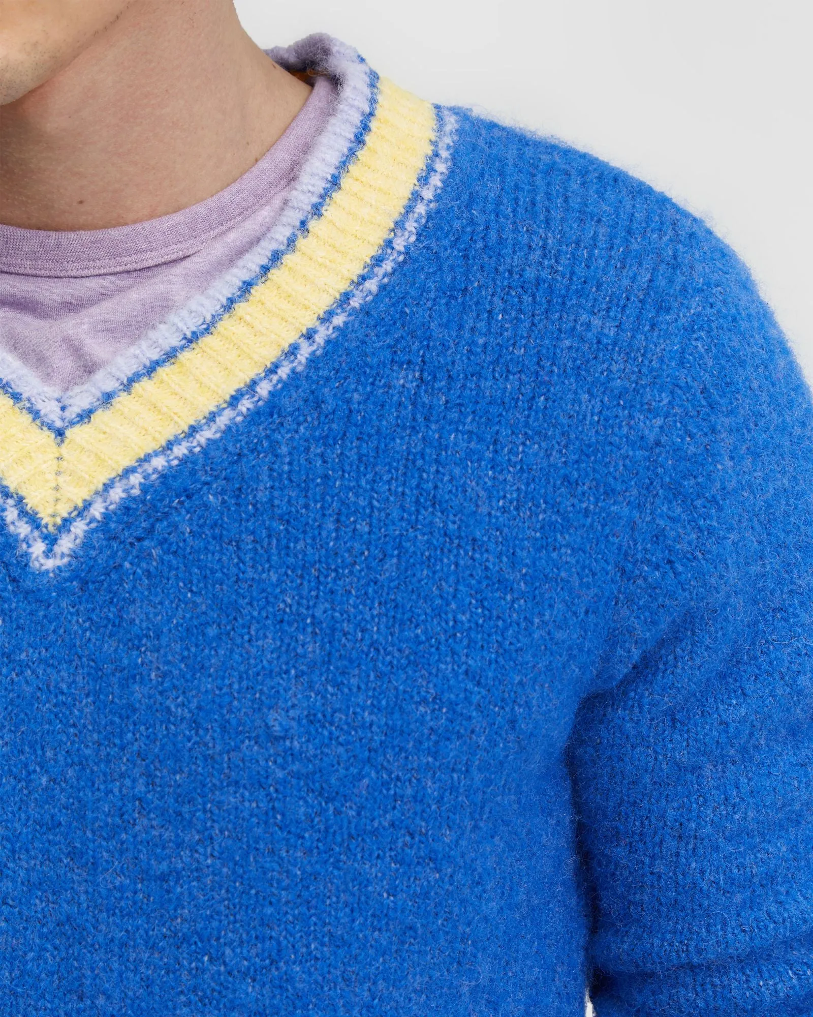 Leo V-Neck Knit